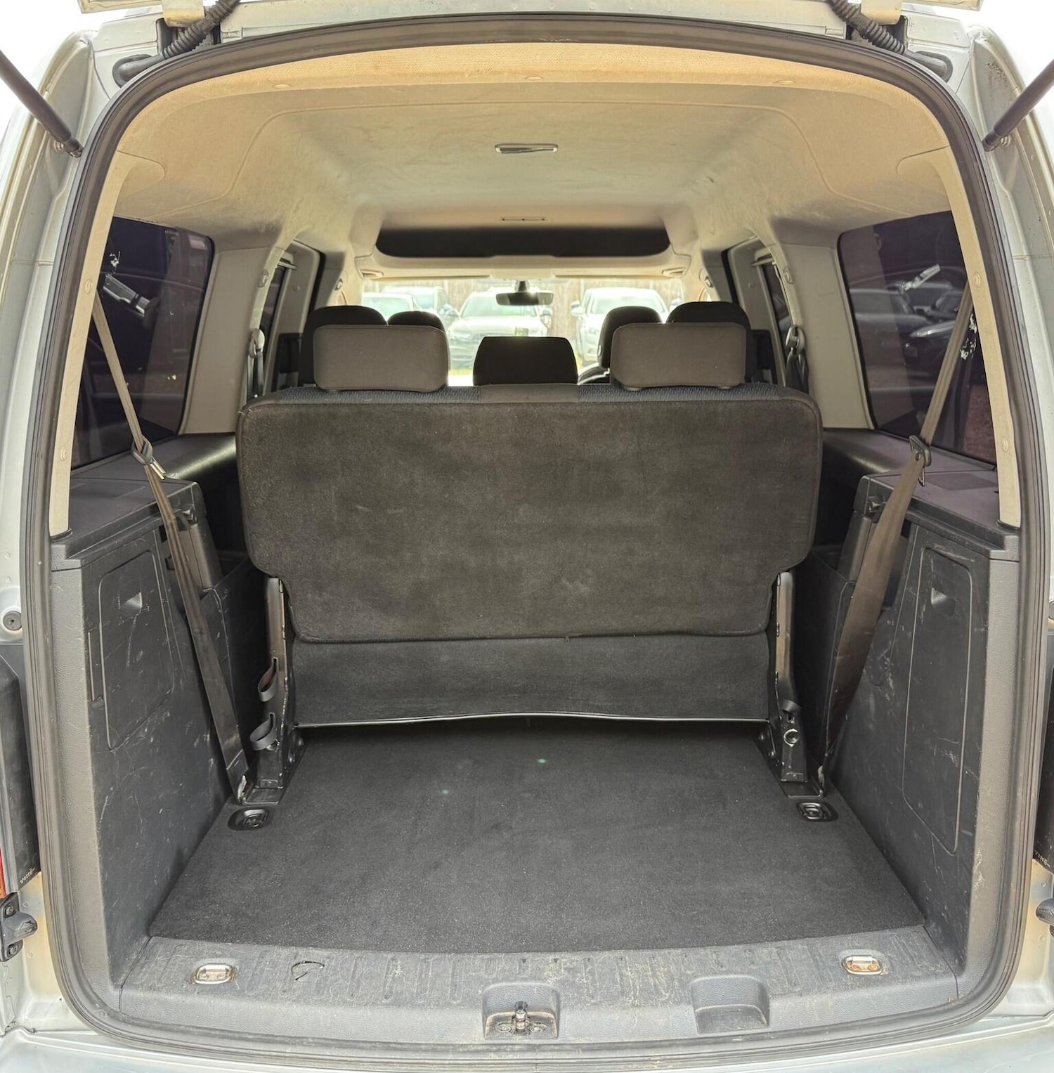 Used Volkswagen Caddy Maxi Life 2015 for sale - 76198282: Photo 28
