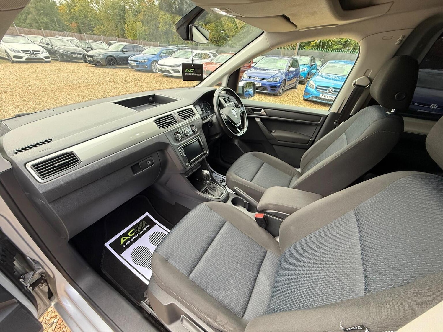 Used Volkswagen Caddy Maxi Life 2015 for sale - 76198282: Photo 36