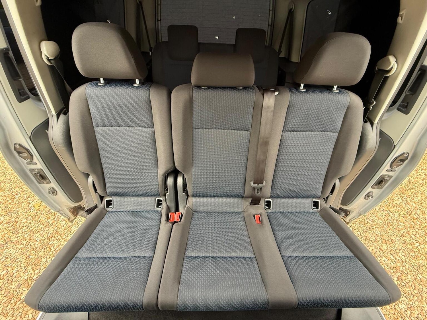 Used Volkswagen Caddy Maxi Life 2015 for sale - 76198282: Photo 37