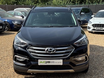 Used Hyundai Santa Fe 2016 for sale - 79321927: Photo
