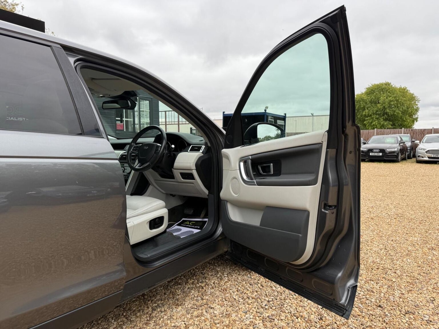 Used Land Rover Discovery Sport 2015 for sale - 76293250: Photo 21