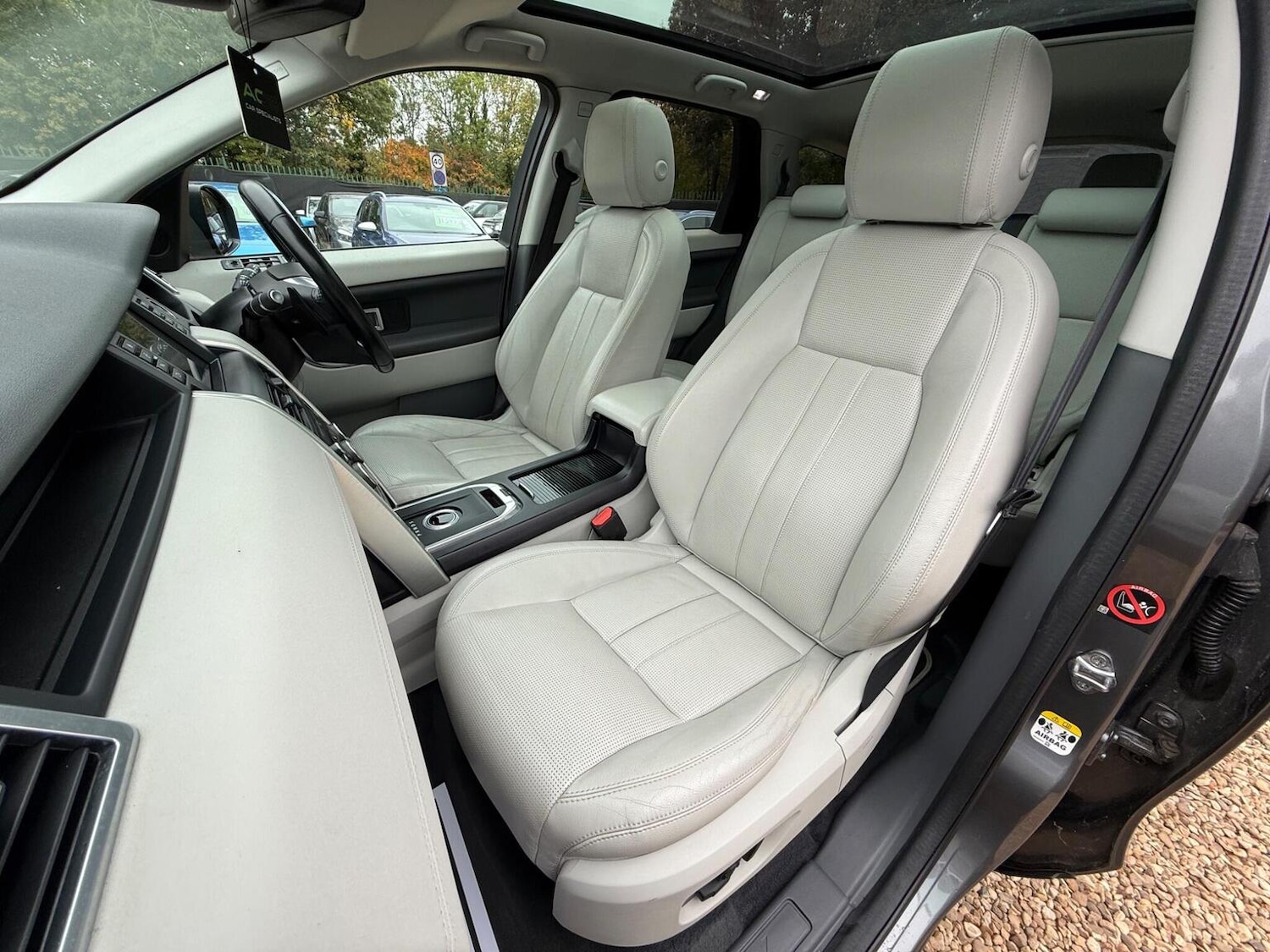 Used Land Rover Discovery Sport 2015 for sale - 76293250: Photo 40