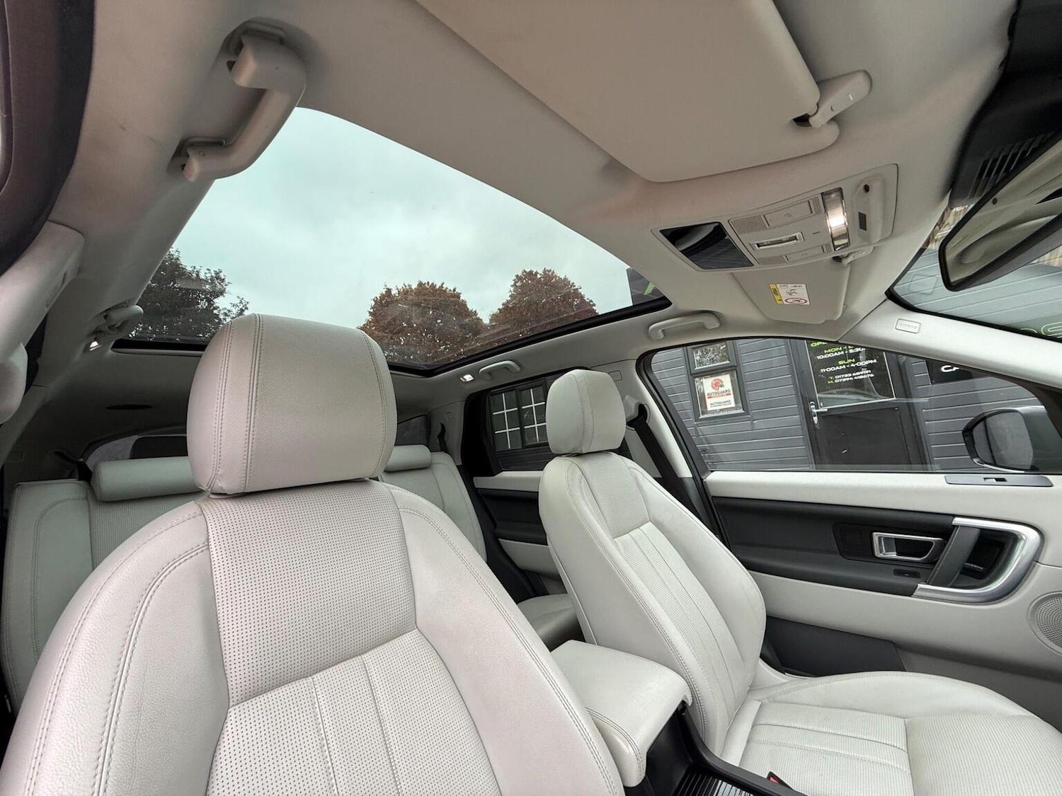 Used Land Rover Discovery Sport 2015 for sale - 76293250: Photo 43