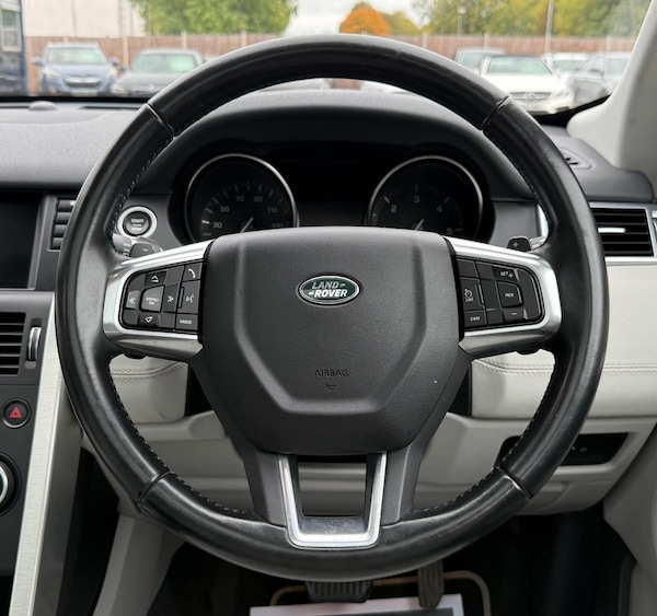 Used Land Rover Discovery Sport 2015 for sale - 76293250: Photo 46