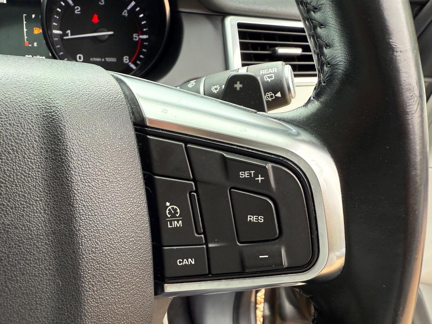 Used Land Rover Discovery Sport 2015 for sale - 76293250: Photo 52