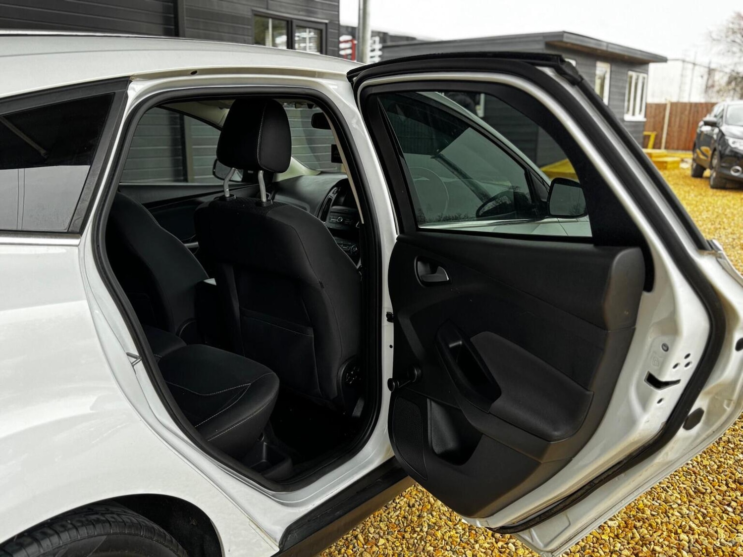 Used Ford Focus 2015 for sale - 77431378: Photo 17