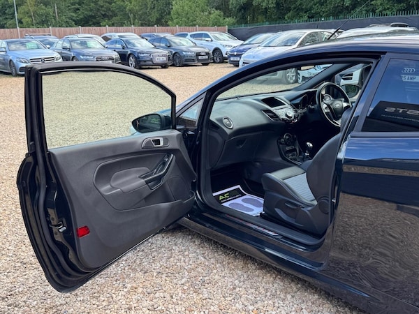 Used Ford Fiesta 2014 for sale - 75338044: Photo 30