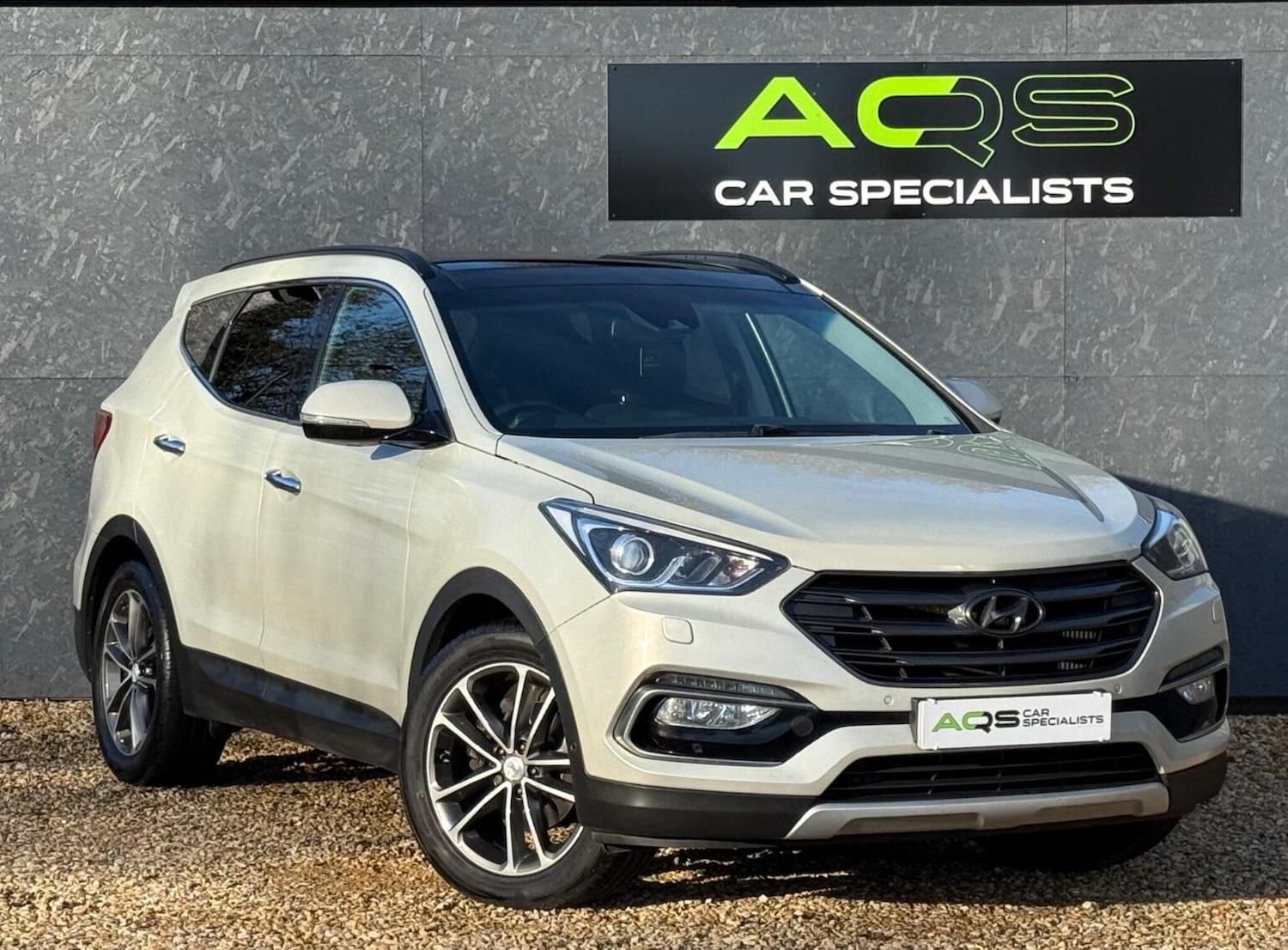 Used Hyundai Santa Fe 2016 for sale - 76662726: Photo 1