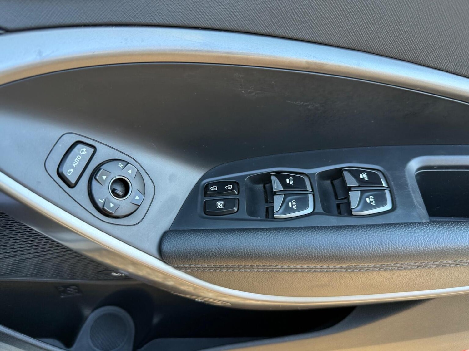 Used Hyundai Santa Fe 2016 for sale - 76662726: Photo 54