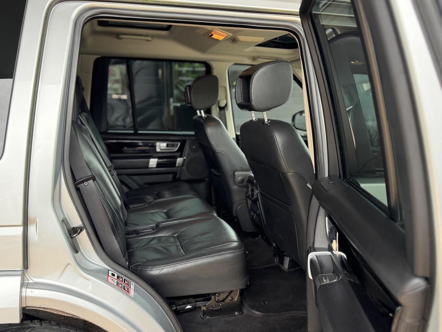 Used Land Rover Discovery 4 2016 for sale - 77707151: Photo 28