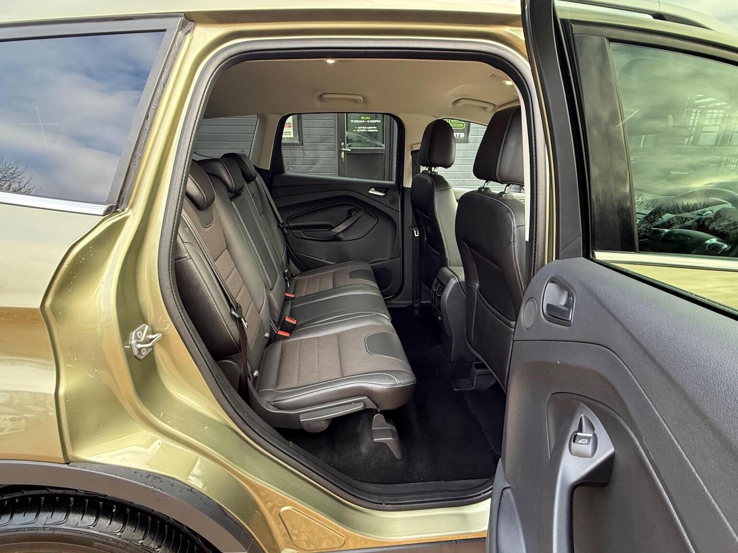 Used Ford Kuga 2015 for sale - 76687215: Photo 25