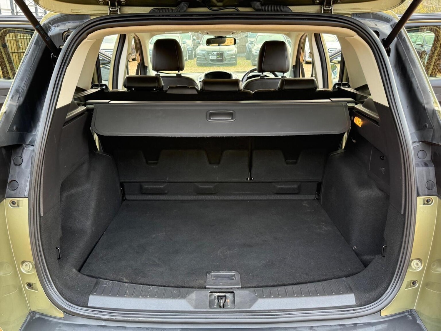 Used Ford Kuga 2015 for sale - 76687215: Photo 28