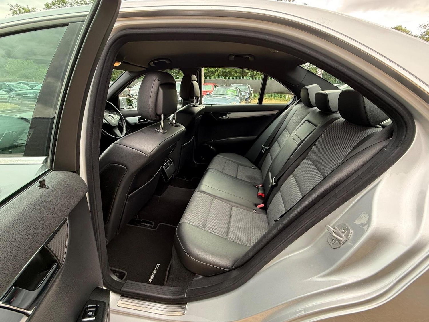 Used Mercedes-Benz C Class 2009 for sale - 76793088: Photo 30