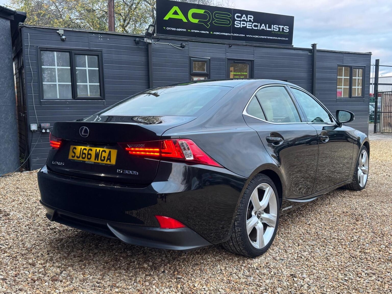 Used Lexus IS 2016 for sale - 76536706: Photo 2