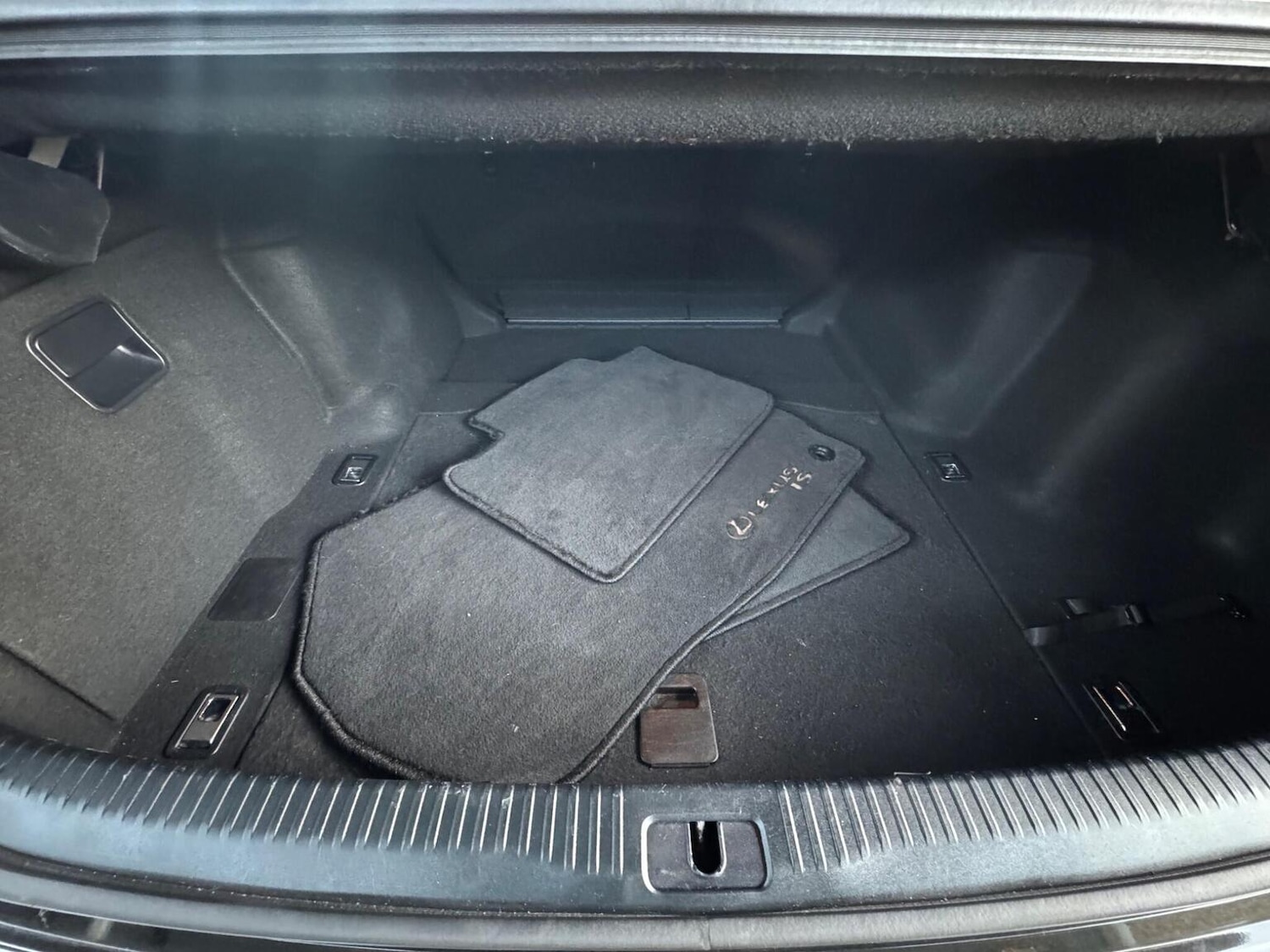 Used Lexus IS 2016 for sale - 76536706: Photo 27