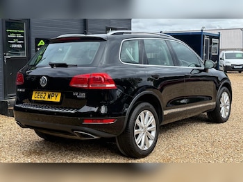 Used Volkswagen Touareg 2012 for sale - 75881697: Photo