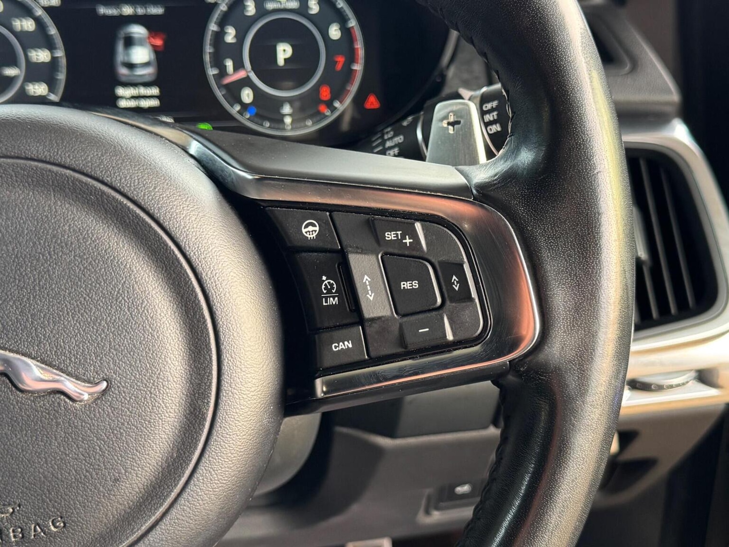 Used Jaguar E-Pace 2018 for sale - 77721221: Photo 37