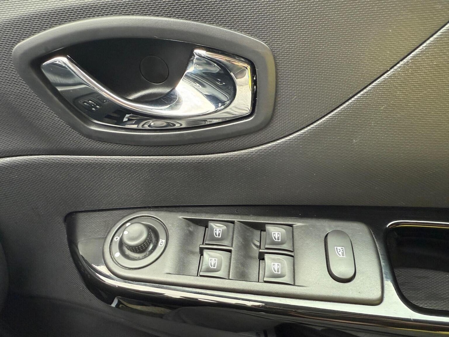 Used Renault Captur 2014 for sale - 76793080: Photo 45