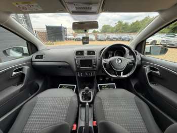 Used Volkswagen Polo 2015 for sale - 75338000: Photo