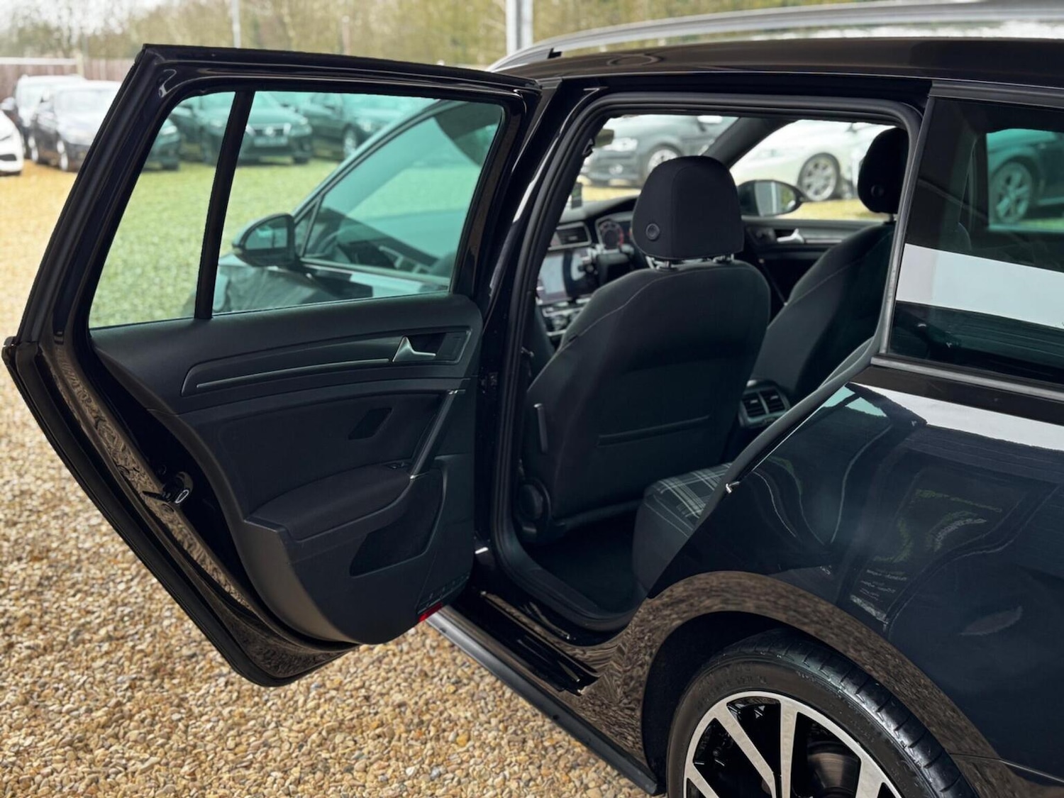 Used Volkswagen Golf 2019 for sale - 77774759: Photo 32