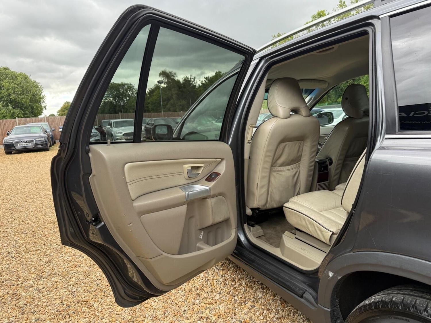 Used Volvo XC90 2005 for sale - 76041041: Photo 21
