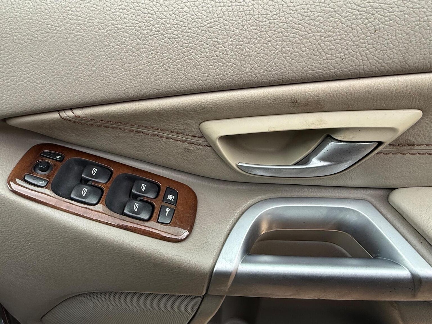 Used Volvo XC90 2005 for sale - 76041041: Photo 28