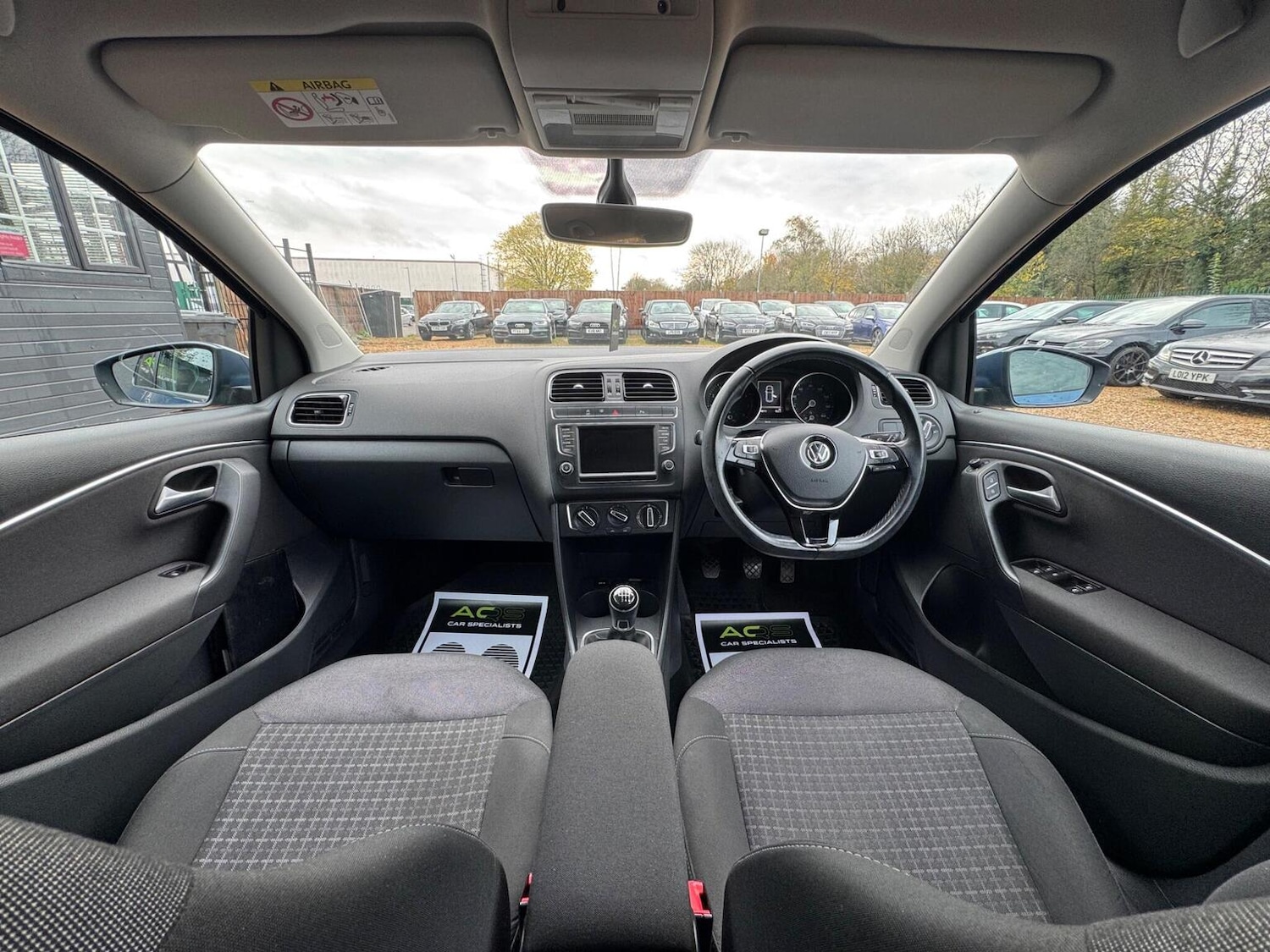 Used Volkswagen Polo 2016 for sale - 76596553: Photo 2