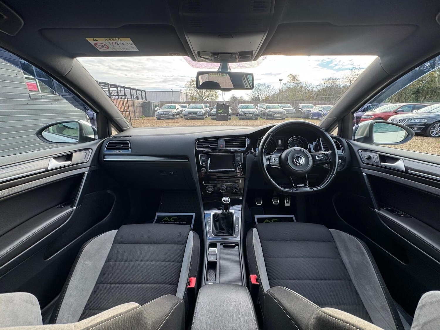 Used Volkswagen Golf 2015 for sale - 76618628: Photo 2