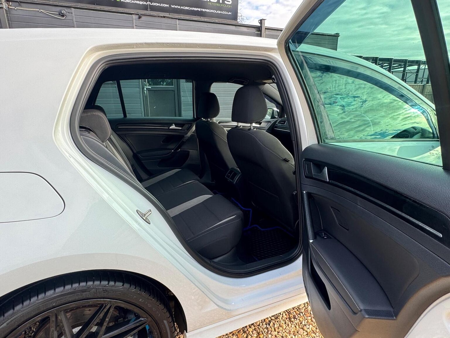 Used Volkswagen Golf 2015 for sale - 76618628: Photo 24