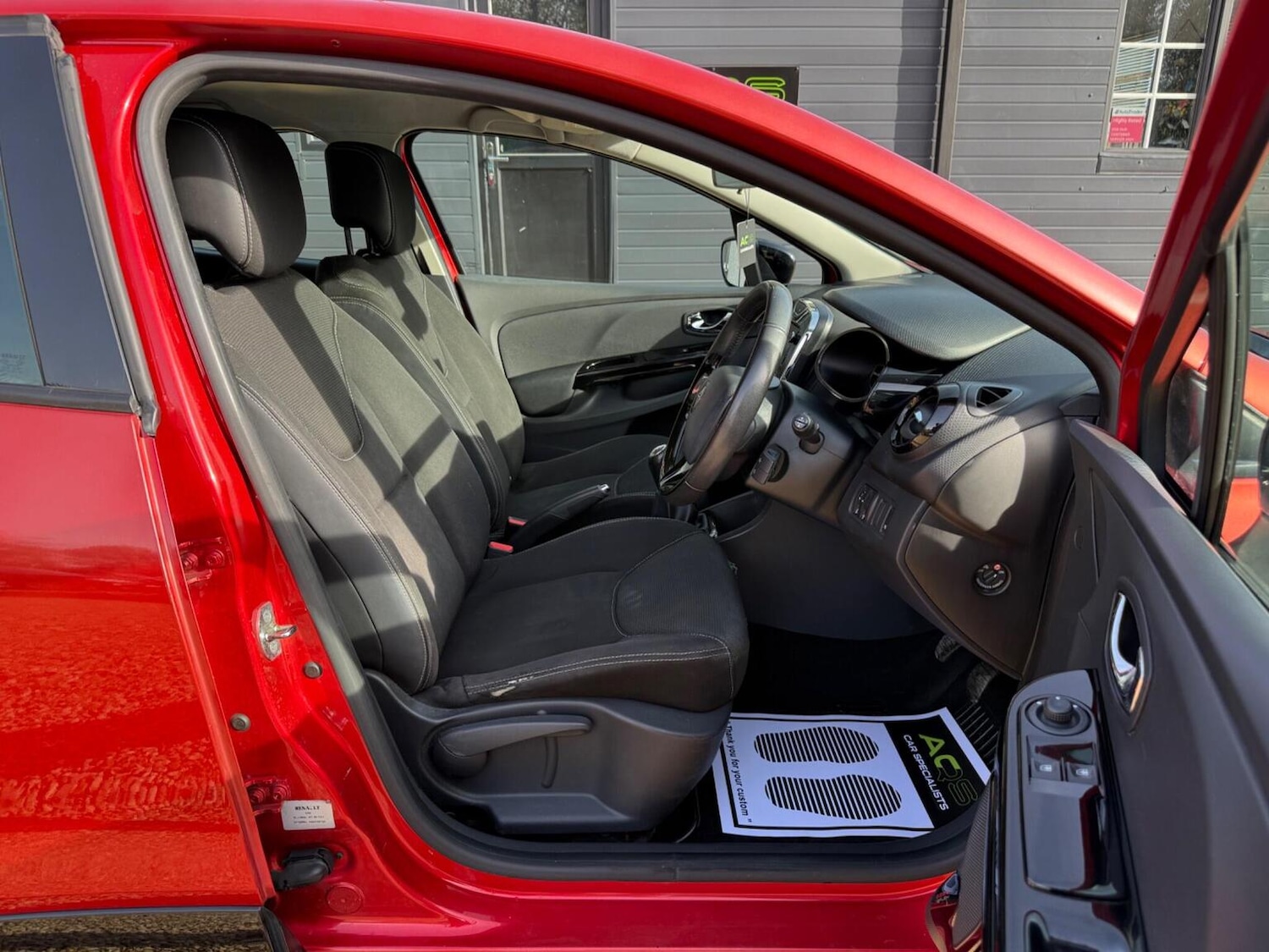 Used Renault Clio 2013 for sale - 76430951: Photo 21