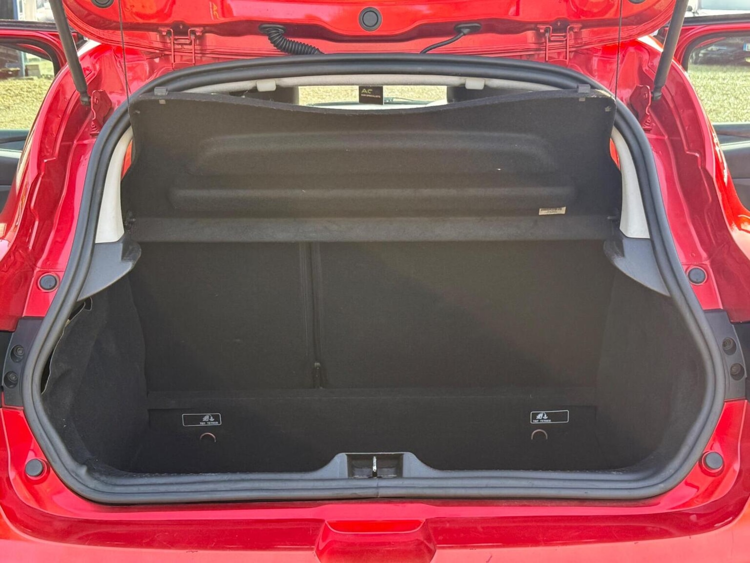 Used Renault Clio 2013 for sale - 76430951: Photo 28