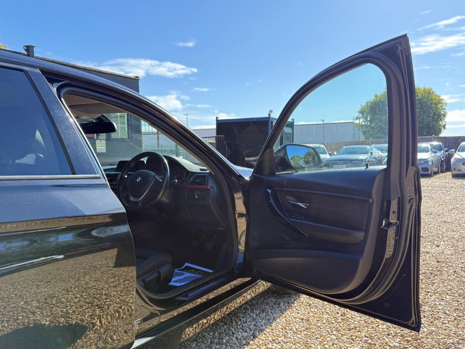 Used BMW 3 Series 2015 for sale - 76070367: Photo 18