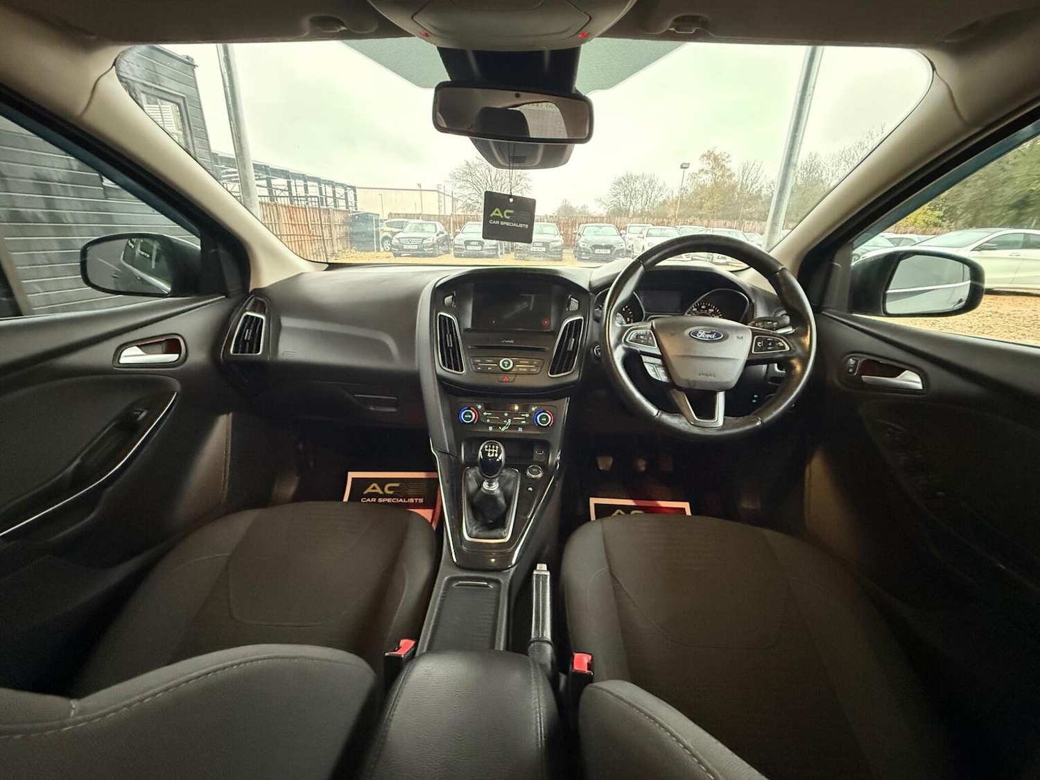 Used Ford Focus 2017 for sale - 76830360: Photo 2