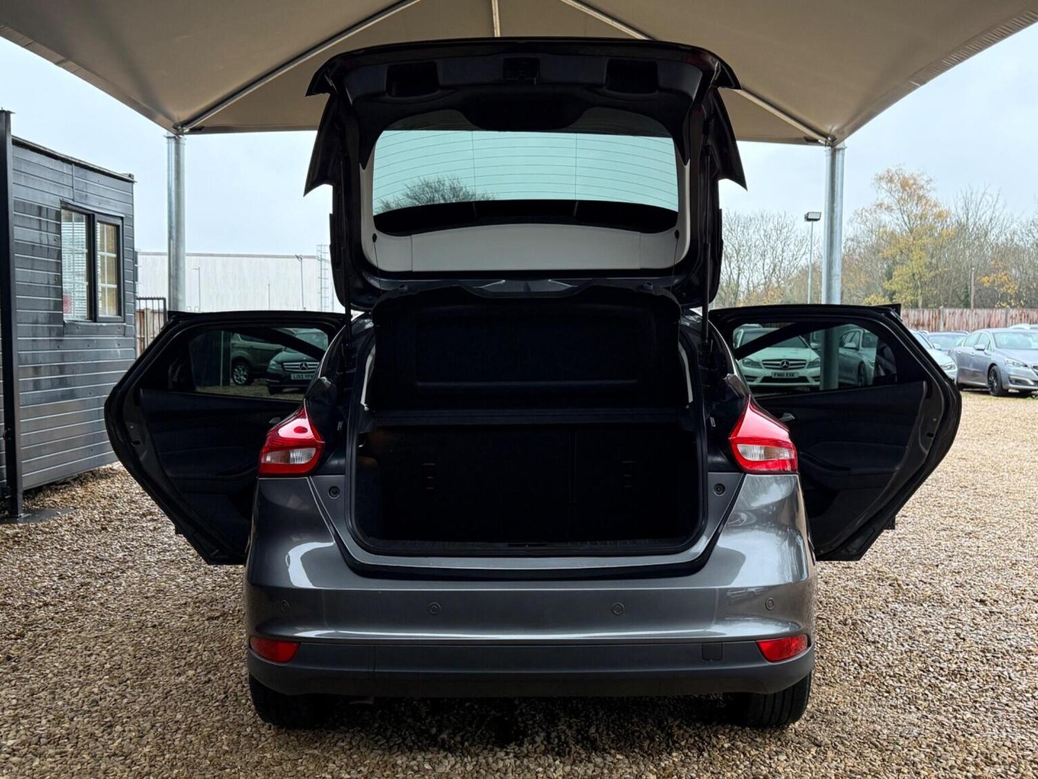 Used Ford Focus 2017 for sale - 76830360: Photo 27