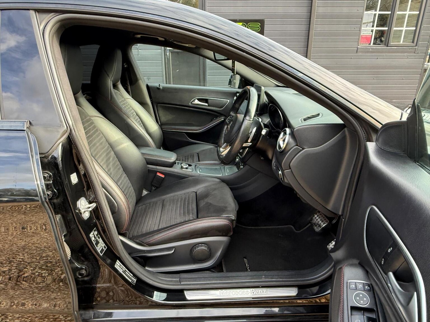 Used Mercedes-Benz CLA 2018 for sale - 76418390: Photo 21