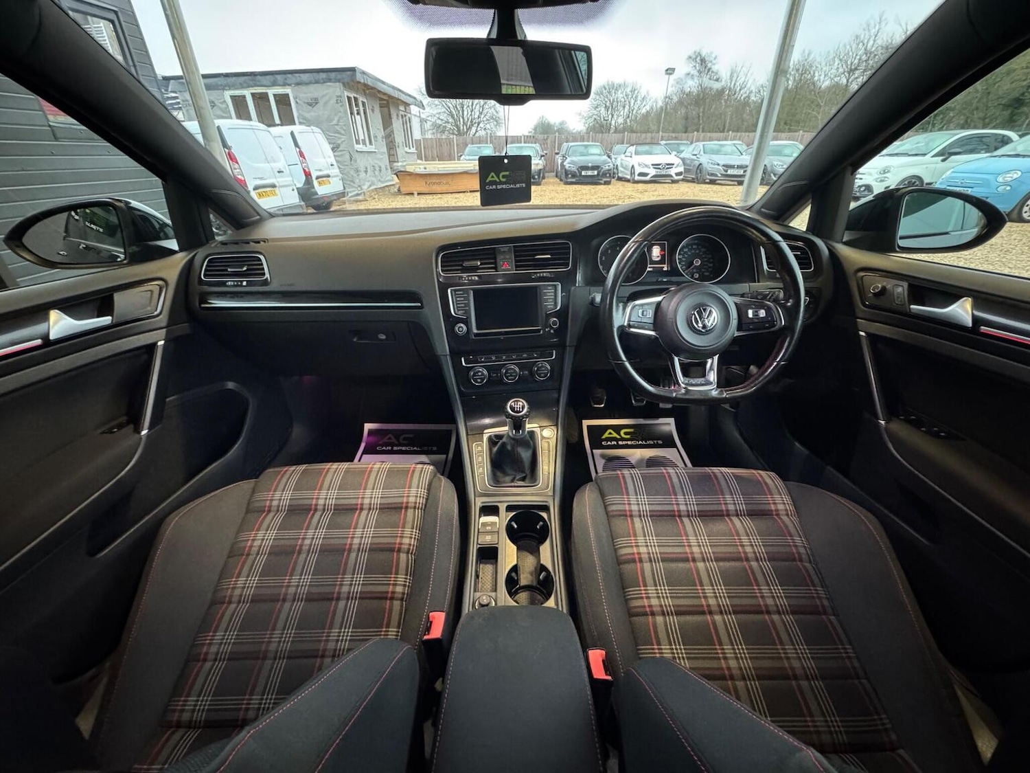 Used Volkswagen Golf 2015 for sale - 77385260: Photo 2