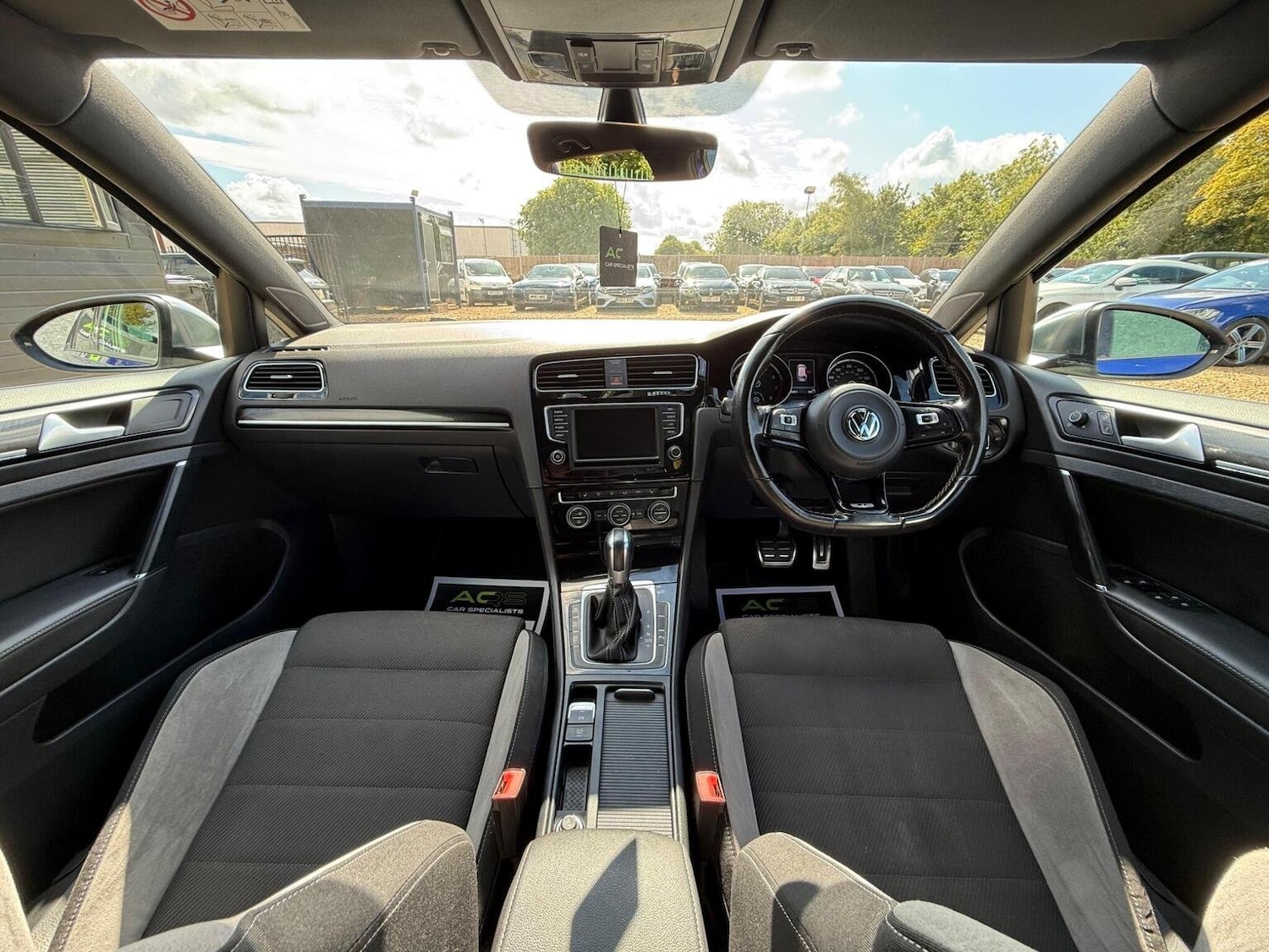 Used Volkswagen Golf 2016 for sale - 77464900: Photo 2