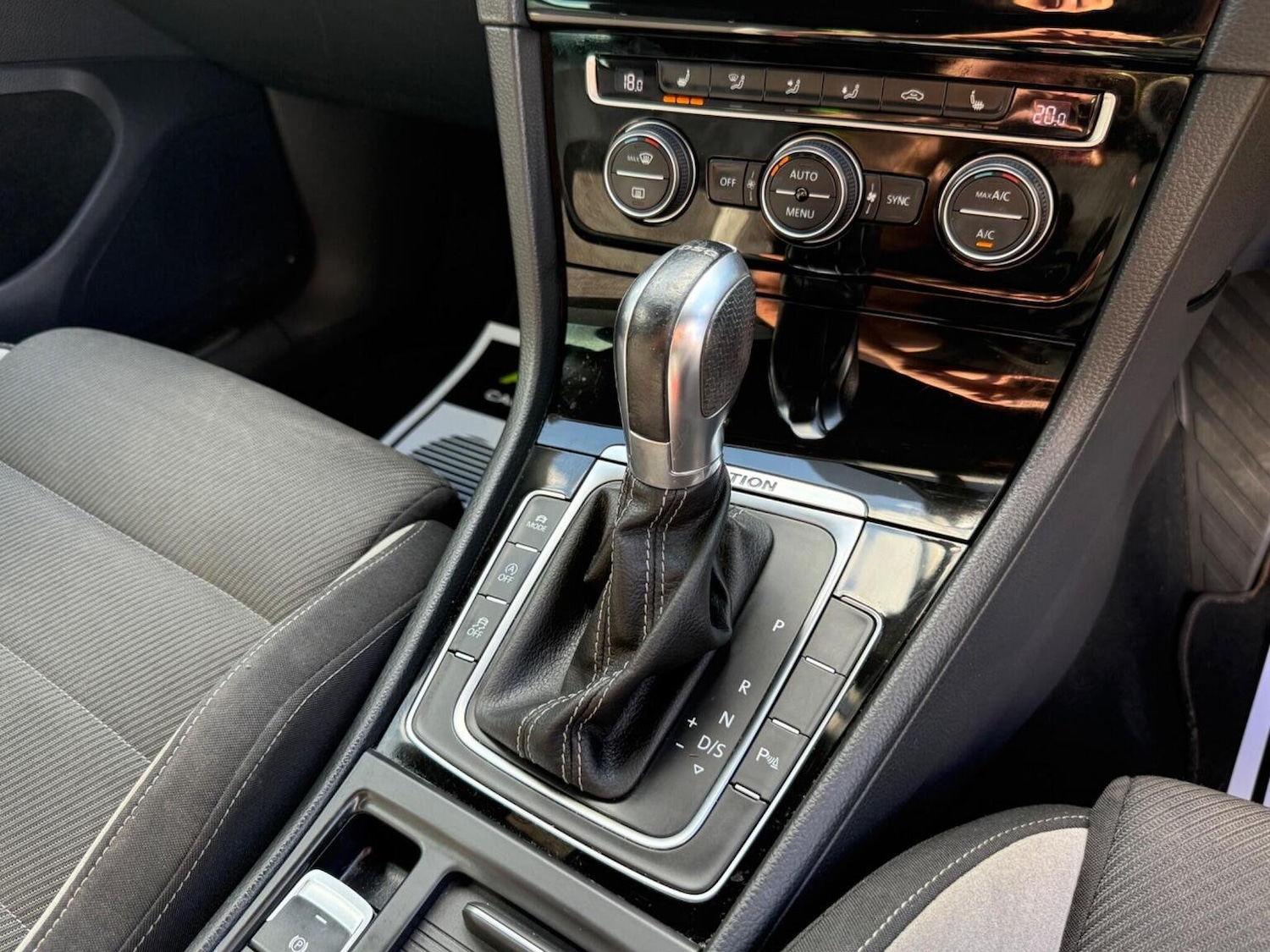 Used Volkswagen Golf 2016 for sale - 77464900: Photo 45