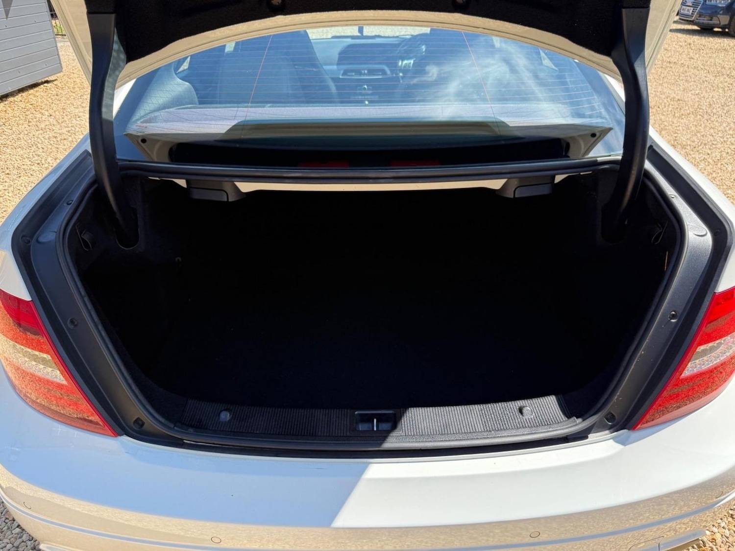 Used Mercedes-Benz C Class 2011 for sale - 76605668: Photo 25