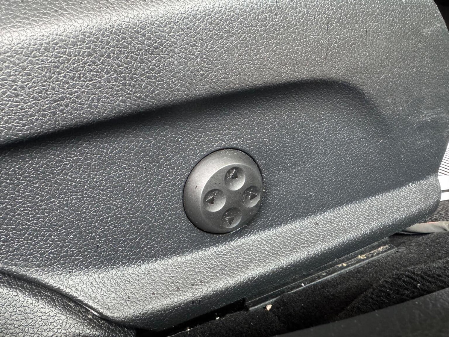 Used Mercedes-Benz C Class 2018 for sale - 77729573: Photo 41