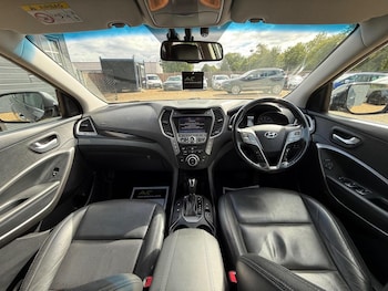 Used Hyundai Santa Fe 2015 for sale - 76005632: Photo