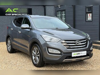 Used Hyundai Santa Fe 2015 for sale - 76005632: Photo