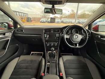 Used Volkswagen Golf 2013 for sale - 77107624: Photo