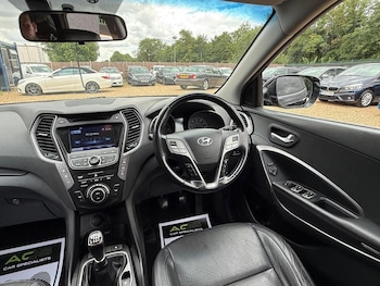 Used Hyundai Santa Fe 2012 for sale - 75338152: Photo