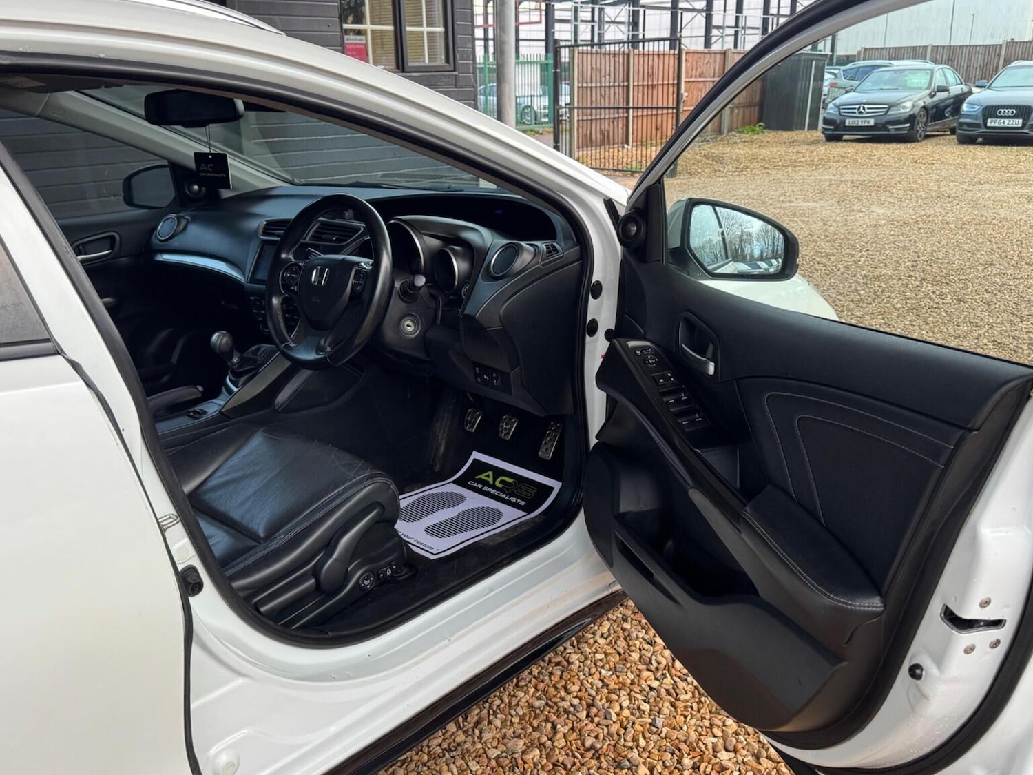 Used Honda Civic 2015 for sale - 76858923: Photo 19