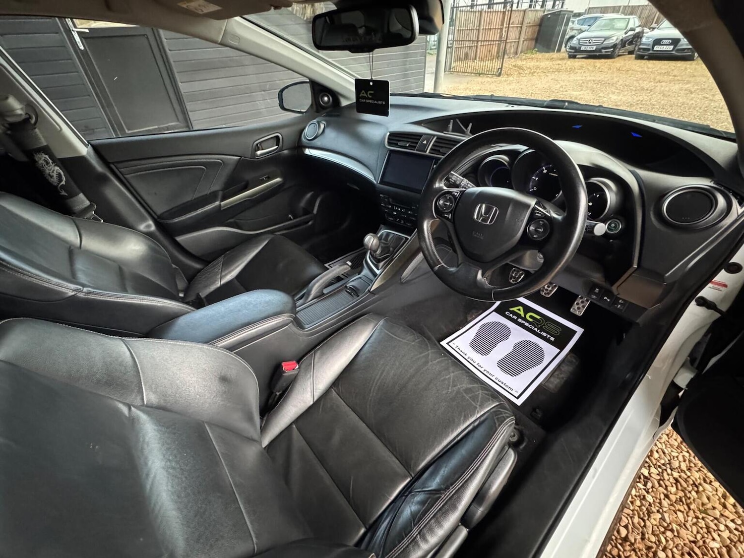 Used Honda Civic 2015 for sale - 76858923: Photo 2