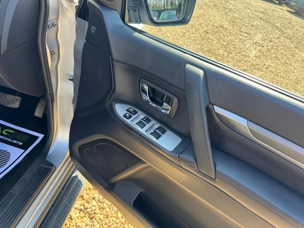 Used Mitsubishi Shogun 2010 for sale - 74671113: Photo 20