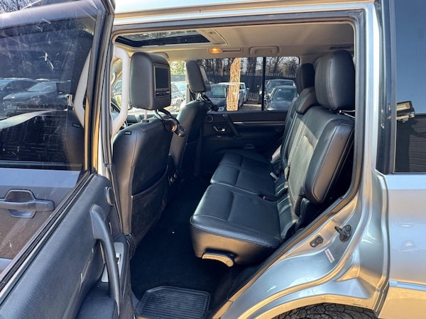 Used Mitsubishi Shogun 2010 for sale - 74671113: Photo 29
