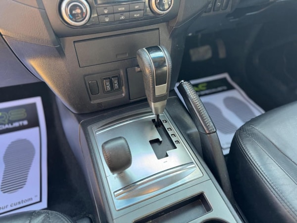 Used Mitsubishi Shogun 2010 for sale - 74671113: Photo 41