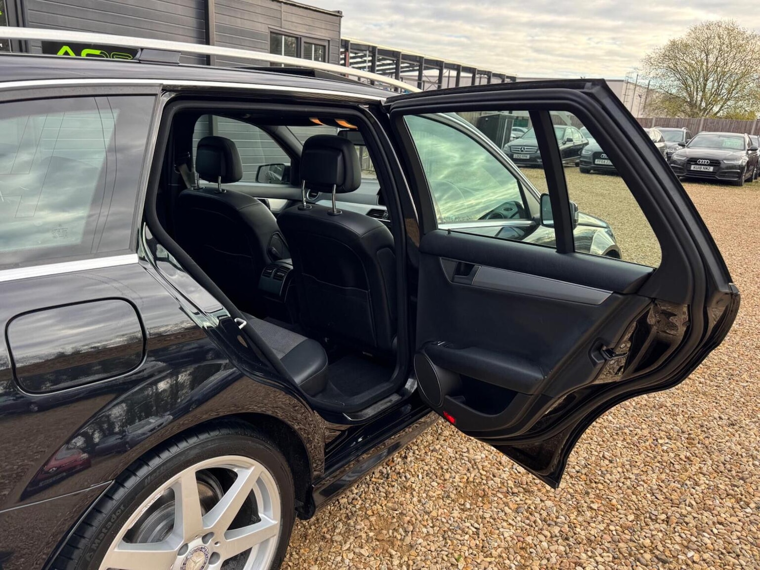 Used Mercedes-Benz C Class 2012 for sale - 76666157: Photo 22